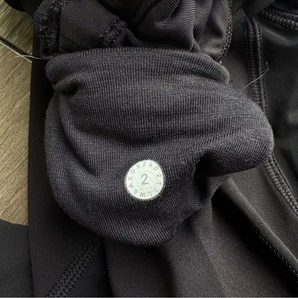 Lululemon Leggings Anew Crop 19” inseam | Size: 2 | Excellent Condition